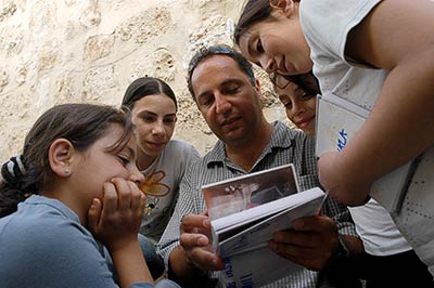Jason Eskenazi with Palestinian kids